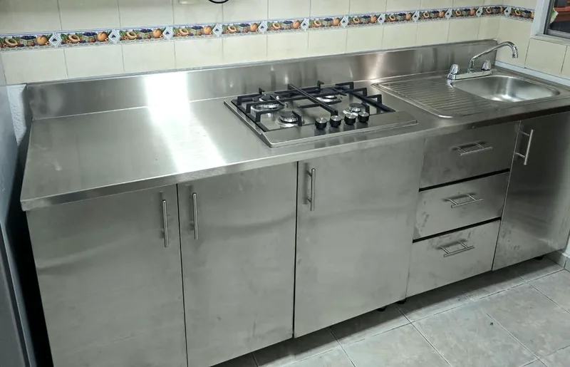 Cocina lineal completa — Acero inoxidable